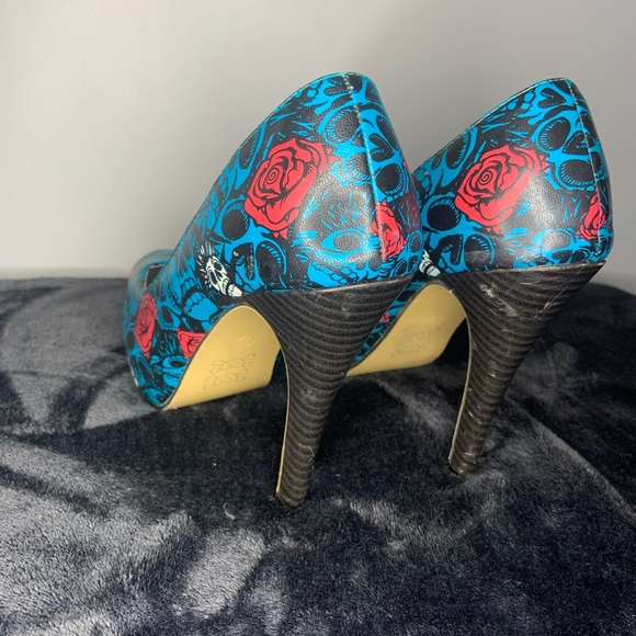 3/20$ Size 6 (UK 36) Iron Fist retro heel. - Picture 2 of 5